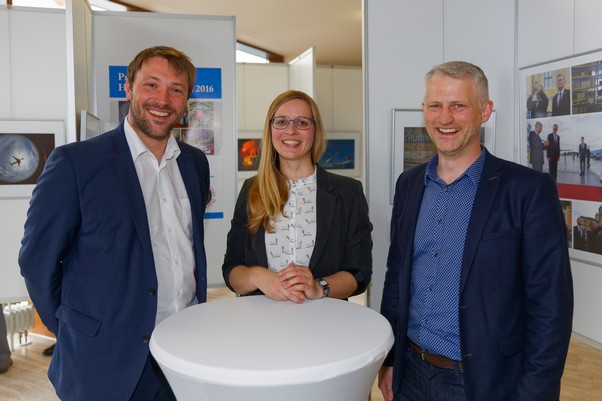  – Bürgermeister David Ortmann, Sabine Metz und Michael Müller (v.l.) freuen sich über die zustande gekommene Zusammenarbeit mit dem DJV Thüringen. Foto: Dr. Bernd Seydel